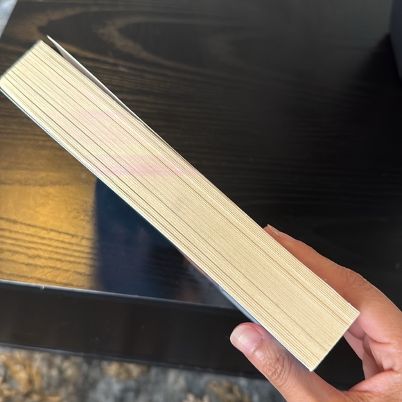 The love hypothesis by Ali hazelwood romance booktok - Picture 2 of 3